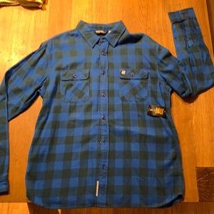 UNDEFEATED FLANNEL NEW W TAGS LARGE